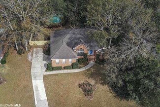 11163 Lake Cir, Daphne, AL 36526