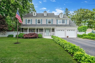 9 Graystone Ln, Smithtown, NY 11787