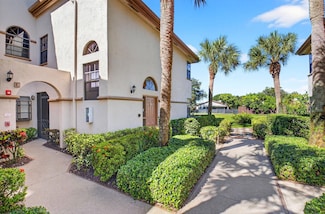 5203 Europa Dr Unit M, Boynton Beach, FL 33437