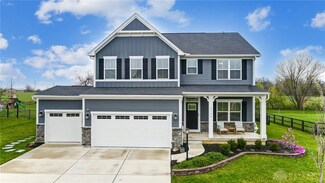 3724 Oak Creek Dr, Sugarcreek Township, OH 45440