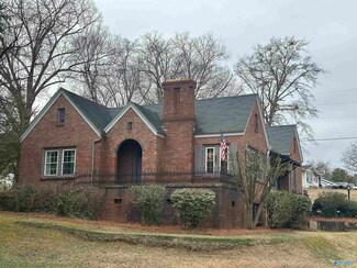 901 Edgewood Dr, Gadsden, AL 35901