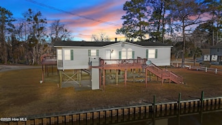 58 Canal Ct, Chocowinity, NC 27817