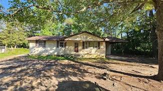 2100 N Webb St, Selma, NC 27576