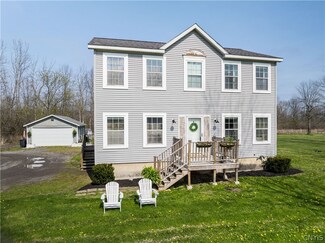 266 County Route 6, Phoenix, NY 13135