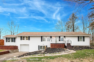 3614 Cooley Dr, Lansing, MI 48911