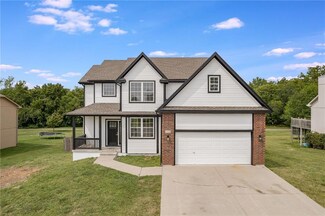 818 S Foxridge Dr, Raymore, MO 64083