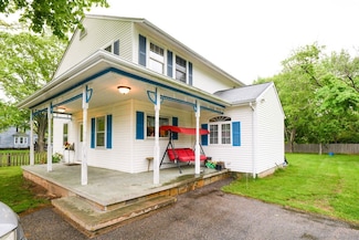 6 Oswegatchie Rd, Waterford, CT 06385