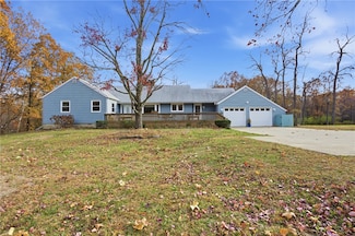 6900 Cardinal Ln, Charleston, IL 61920