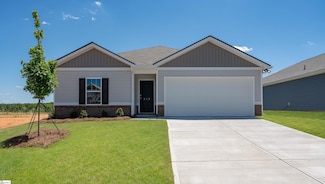 212 Stone Creek Rd, Clinton, SC 29325