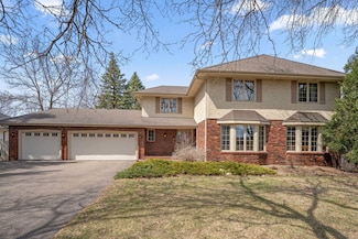 435 Queensland Ln N, Plymouth, MN 55447