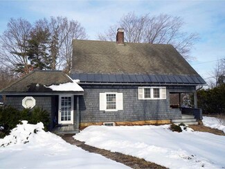 12 Cottage Ln, Shelburne, VT 05482