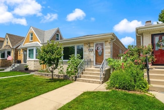 7004 W School St, Chicago, IL 60634