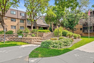 999 41st Ave NE Unit 120NE, Columbia Heights, MN 55421