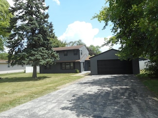 4N327 7th Ave, Addison, IL 60101