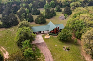 492 Russell Ln, Denison, TX 75021