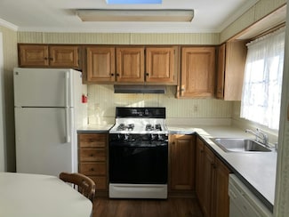 5 Juniper Cir Unit 312, Rockland, MA 02370