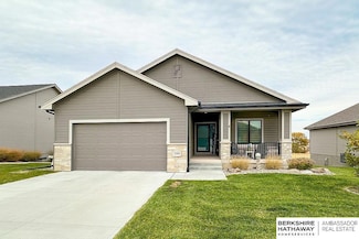 20906 Sandstone Ln, Gretna, NE 68028