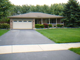 8007 Alexandria Dr, Tinley Park, IL 60477