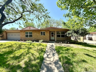 226 Pinewood Ln, San Antonio, TX 78216