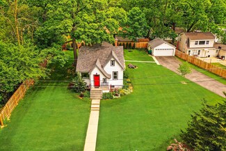 21300 W Shady Ln, Lake Zurich, IL 60047