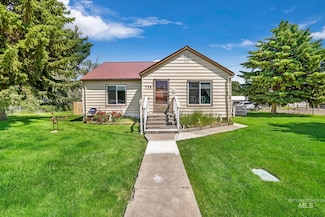 738 3rd Ave E, Gooding, ID 83330
