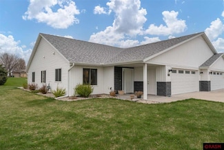 209 209 Plum Run, Le Sueur, MN 56058