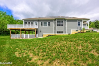 19 Aspen Way, Pittsfield, MA 01201