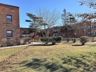 100 Division Ave Unit 2B, Levittown, NY 11756
