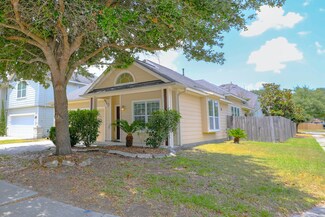 12827 Pecan Shores Dr, Houston, TX 77044