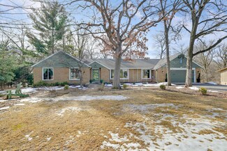 15707 Dawn Dr, Minnetonka, MN 55345