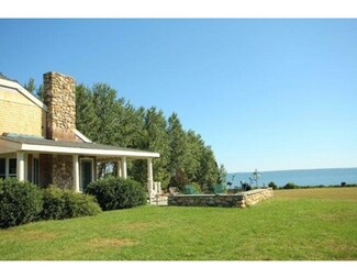 5 Tern Ln, South Dartmouth, MA 02748