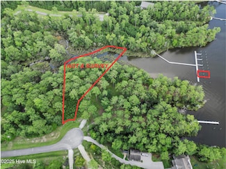 143 Queen Annes Ct, Oriental, NC 28571