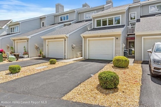 7 Marina Dr, Catskill, NY 12414