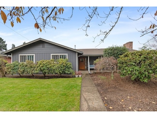 2568 Dover Dr, Eugene, OR 97404