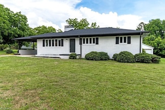 7724 E Holly Grove Rd, Thomasville, NC 27360