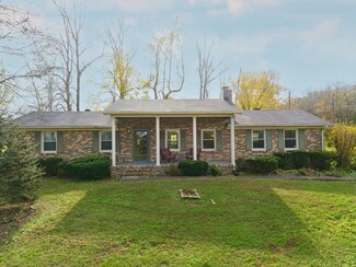 1365 Greenview Dr, Lewisburg, TN 37091