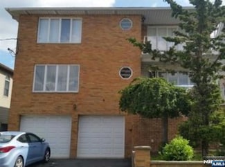 15 E Brinkerhoff Ave Unit 2, Palisades Park, NJ 07650