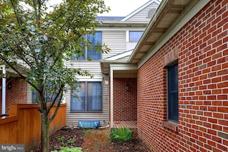 1811 Spring Ridge Ln, Lancaster, PA 17603