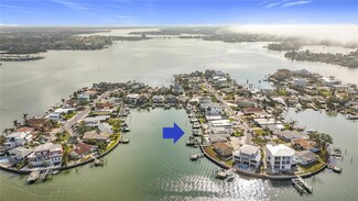 16111 5th St E, Redington Beach, FL 33708
