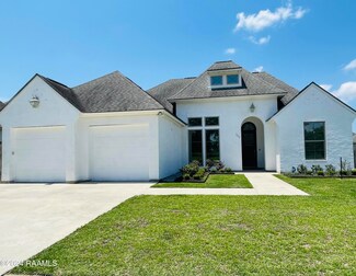 111 Eastwood Dr, Lafayette, LA 70508