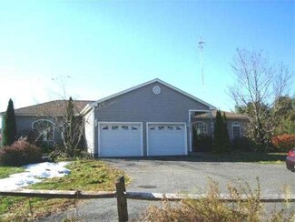 127 Chester Rd, Blandford, MA 01008