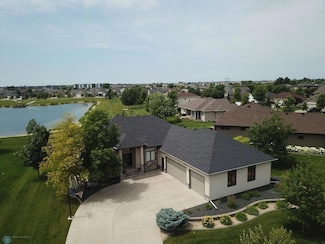 4703 Woodhaven St S, Fargo, ND 58104