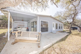 390 County Road 245, Hondo, TX 78861
