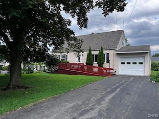 103 Paikin Dr, Syracuse, NY 13219