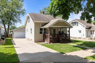 911 Park Ave, Little Chute, WI 54140