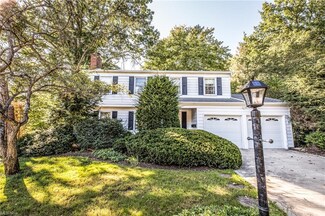 1564 Chadwick Rd, Kent, OH 44240