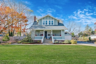 120 Sayville Blvd, Sayville, NY 11782