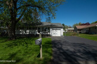 3 Castle Ct, Albany, NY 12211