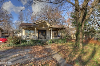 614 E 14th St, Baxter Springs, KS 66713