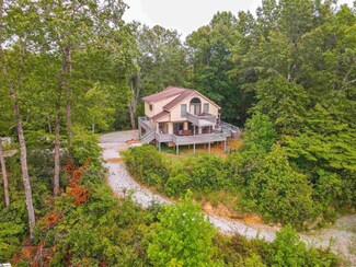 172 Red Bird Hill Ln, Pickens, SC 29671